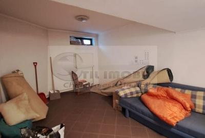 Casa/Vila de Inchiriat COPOU - 3000 euro - 34
