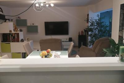 Apartament decomandat în Vitan