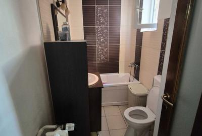 Apartament cu 3 camere semidecomandat în Decebal - 2