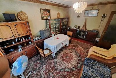 Apartament-4-camere-DECOMANDAT-PIATA-RESITA-MOLDOVENI - 2