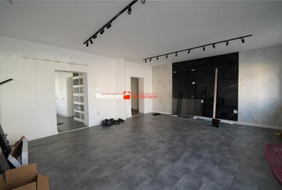 Spațiu comercial, de 91 mp, în Central - 4