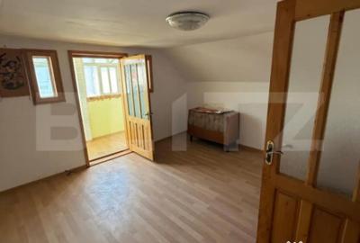 Spațiu comercial, de 140 mp, în Central - 4