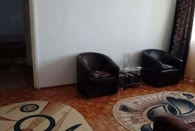 Apartament cu 2 camere semidecomandat în Craiovița Nouă