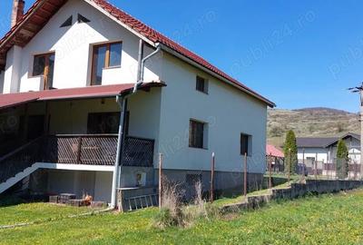 Casă cu 5 camere în Ampoița - 8