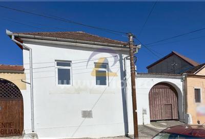 Spațiu comercial, de 122 mp, în Central - 6