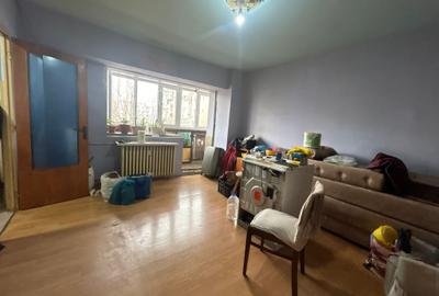 Garsonieră decomandată în Titan - 3