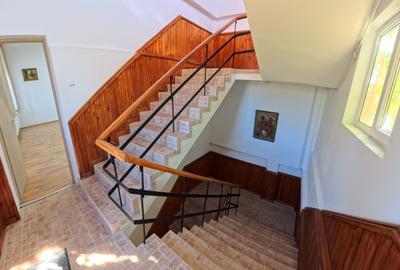 Vilă spațioasă cu 12 camere, teren generos și multiple facilități Vilă spațioasă cu 12 camere, teren generos și multiple facilități - 10