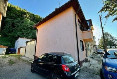 Casă cu 4 camere în Muncitoresc