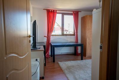 Casă / Vila de Vanzare - 11