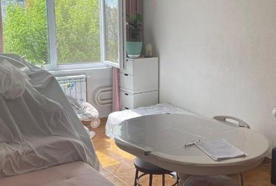 Apartament cu 3 camere decomandat, mobilat în Rahova