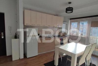 Apartament cu 2 camere semidecomandat, mobilat în Central