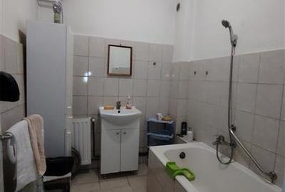Duplex cu 7 camere cu Canalizare în Central - 16