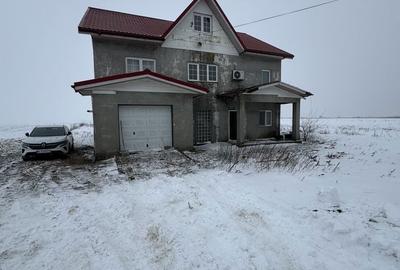Casă cu 4 camere cu Teren 8300 Mp în Gălbinași - 16