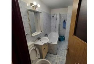 Apartament cu 4 camere decomandat în Nerva Traian