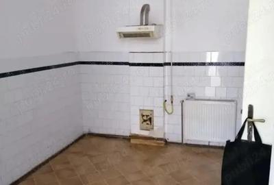 De inchiriat casa nemobilata cu gradina in zona Blascovici - 4