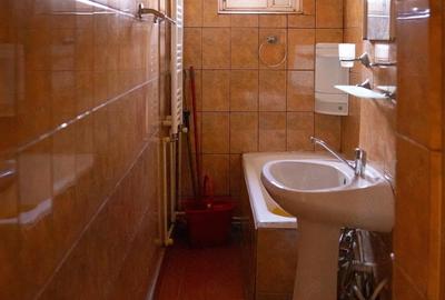 Apartament cu 3 camere semidecomandat în Central - 4