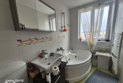 Apartament cu 3 camere decomandat în Dărmănești - 2