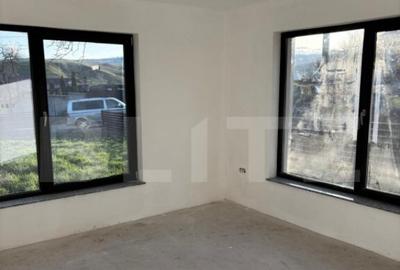 Casă cu 7 camere cu Teren 900 Mp în Central - 2