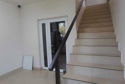 Casă cu 4 camere cu Teren 370 Mp în Central - 6