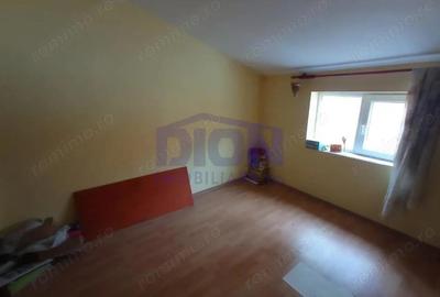 Casă cu Teren 82 Mp în Dacia