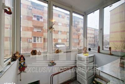 Apartament cu 3 camere semidecomandat în Cetate - 2