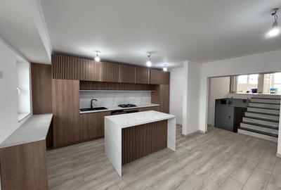 De vanzare apartament Samantha Urcator zona Polivalenta - 1
