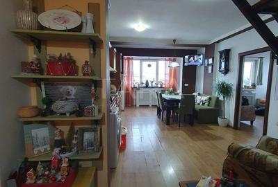 Apartament cu 4 camere decomandat în Florești