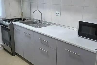 Apartament cu 2 camere decomandat în CET