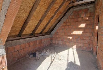 Casă cu 4 camere cu Teren 750 Mp în Coltău - 1