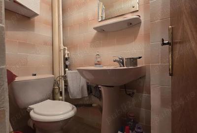 Apartament --3 camere -podgoriilor etajul 2 - 3