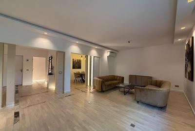 Apartament cu 4 camere decomandat, mobilat în Capitale