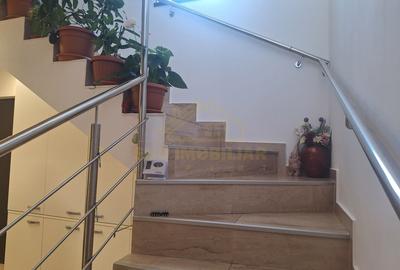 Casă cu 4 camere cu Canalizare în Central - 32
