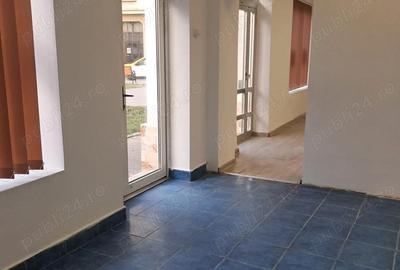 Spațiu comercial, de 48 mp, în Central - 9