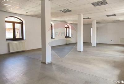 Spațiu comercial, de 190 mp, în Central - 14