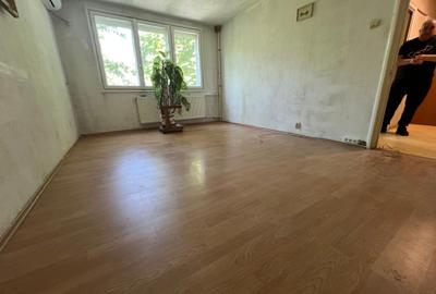 Apartament cu 3 camere decomandat în Drumul Taberei - 2