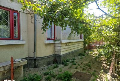 Casă cu 3 camere decomandat în Central - 2