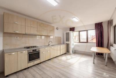 Casă cu 7 camere cu Teren 4563 Mp în Central - 6