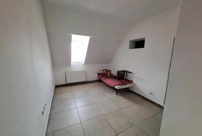 Apartament cu 6 camere decomandat în Central