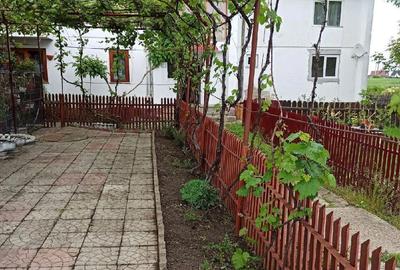 Apartament cu 2 camere decomandat în Ilișești - 2