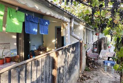 Casă cu 4 camere în Chilia Veche - 1