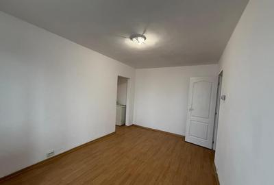 Apartament cu 2 camere semidecomandat în Micro 15 - 1