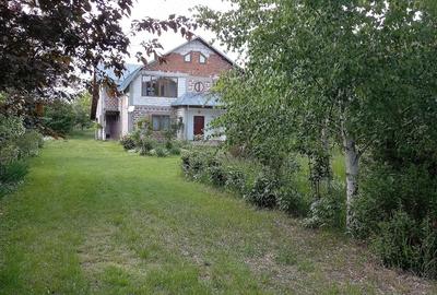 Casă cu 4 camere cu Teren 1758 Mp în Ștefănești - 2