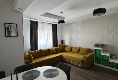 Apartament cu 4 camere decomandat în Eremia