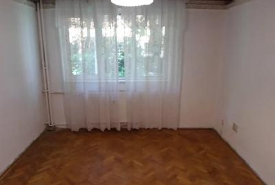 Apartament cu 3 camere decomandat în Nord