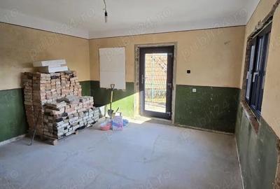 Casă cu Teren 2500 Mp în Ghelari - 3