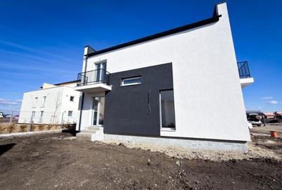 Casă individuală cu 4 camere cu Canalizare în Sânpetru - 3