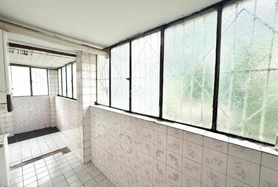 Decomandat. Centrala proprie. 2 Balcoane - 10