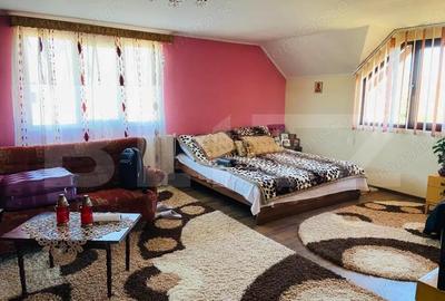 Casă cu 6 camere cu Teren 2500 Mp în Central - 2