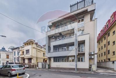 Apartament cu 4 camere semidecomandat, mobilat în P-ța Unirii - 21