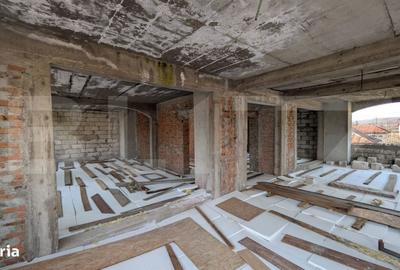 Casă cu 7 camere cu Teren 1656 Mp în Hulubești - 15